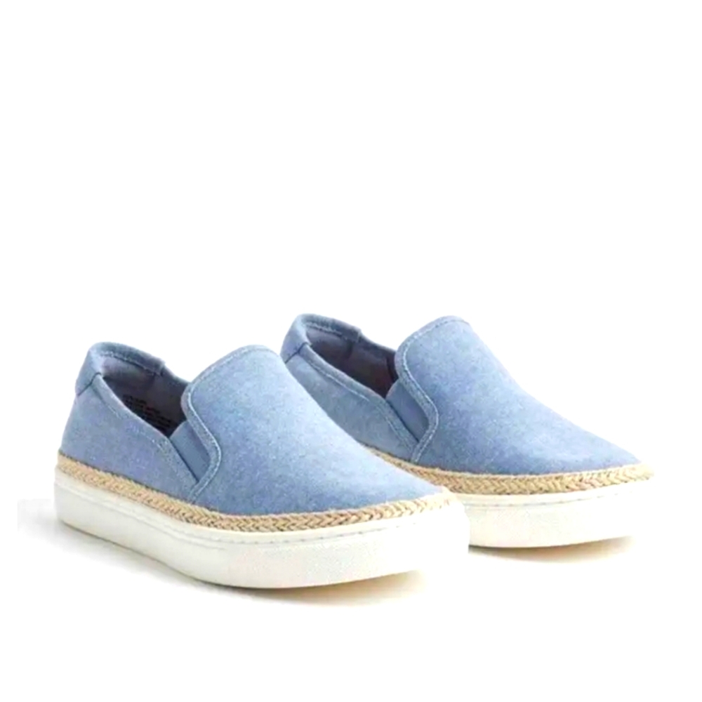 Torrid jean canvas boat shoes size 9ww, new!